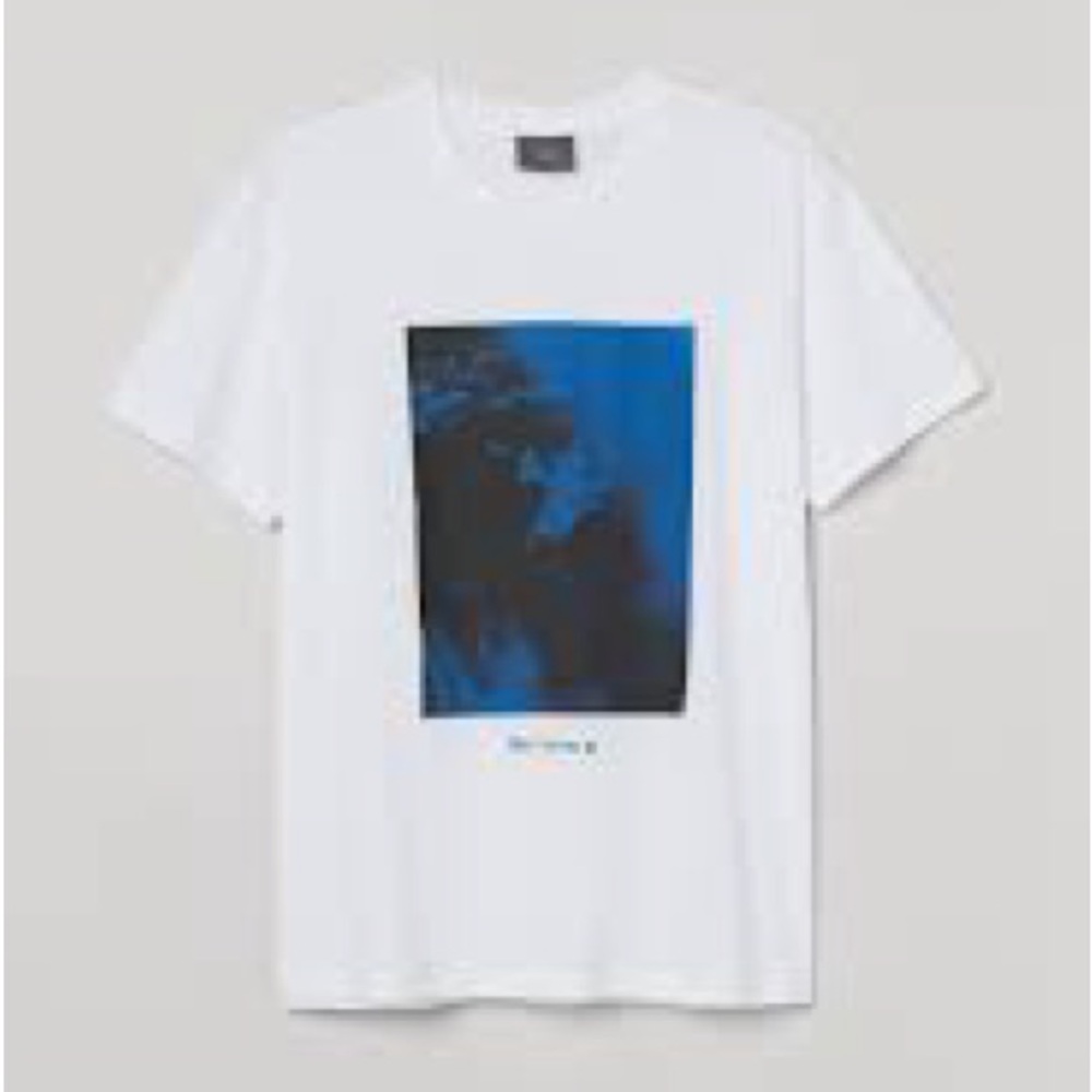 H&M White and Blue Short Sleeve Tee